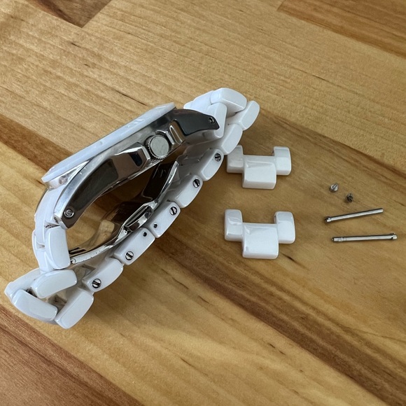 White Ceramic Fossil Watch - Picture 2 of 5